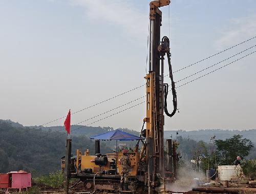 山區(qū)打深水井（1）